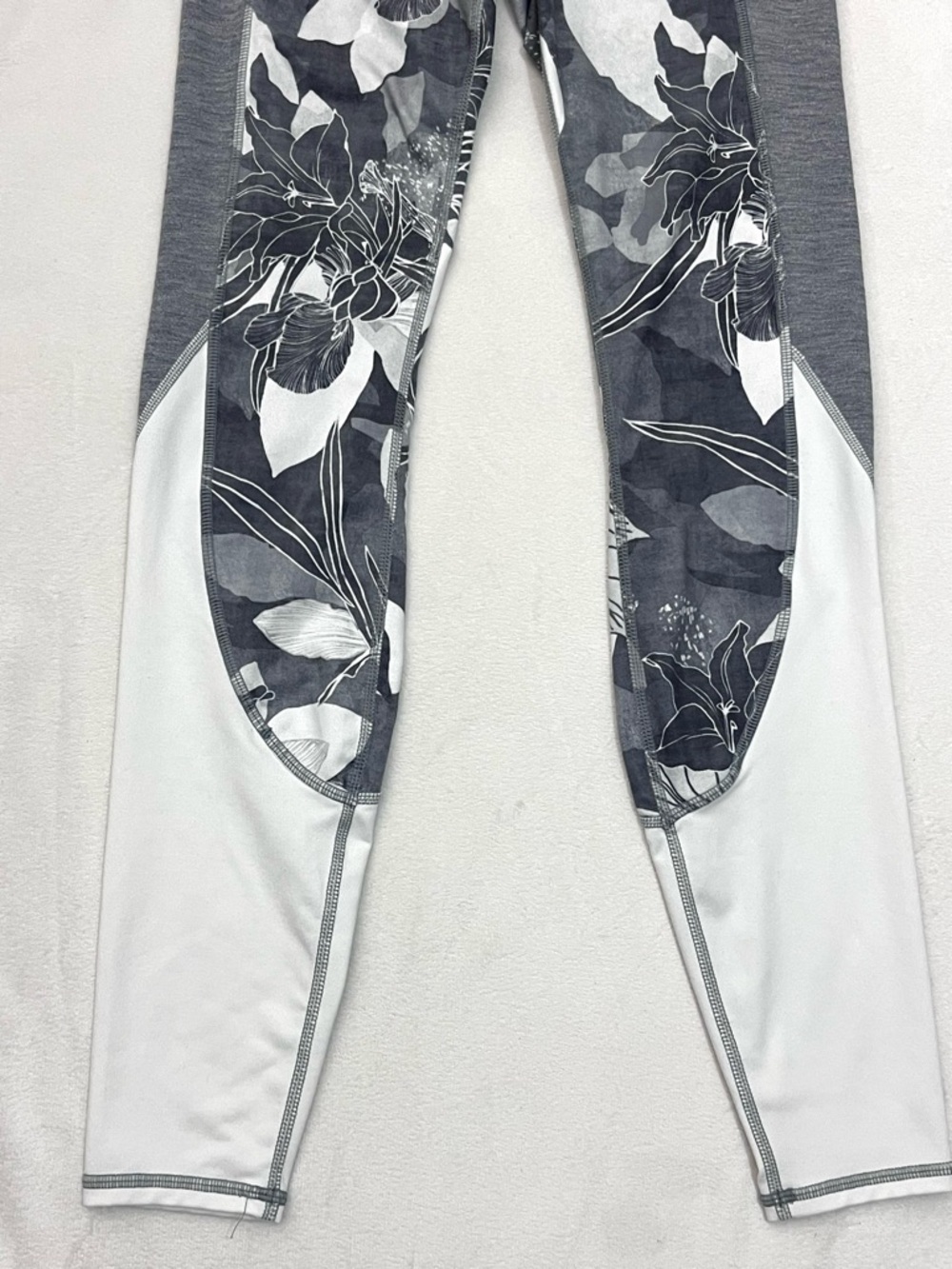Athleta Gray and White High Rise Tropical Flow Chaturanga Floral Accent Leggings - Picture 2 of 16